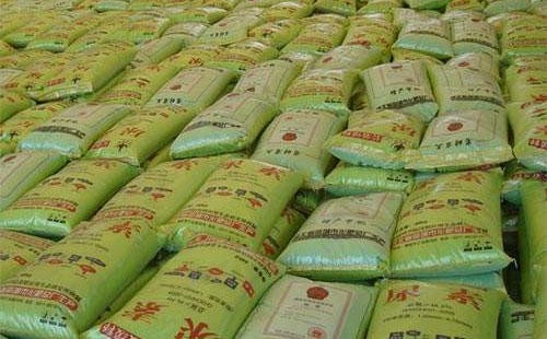 �ͺϷʌ�ӭ��һ���q�rС�߳����ܳ��m�����