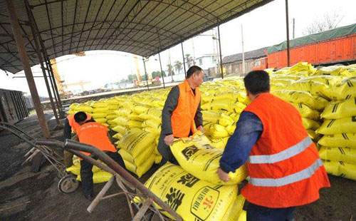 �����Ј��ʬF�q�以�F�ľ��棬�AӋ���ڸ��؃r������С���P������