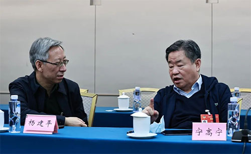 ȫ�����fί�T�ƽ���ЙC�����߽o�����F���r�I���ܼ���