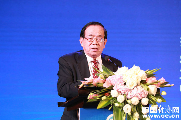 ��־�ʣ����ʘI(y��)�瑪�ι̘����Gɫ�l(f��)չ����